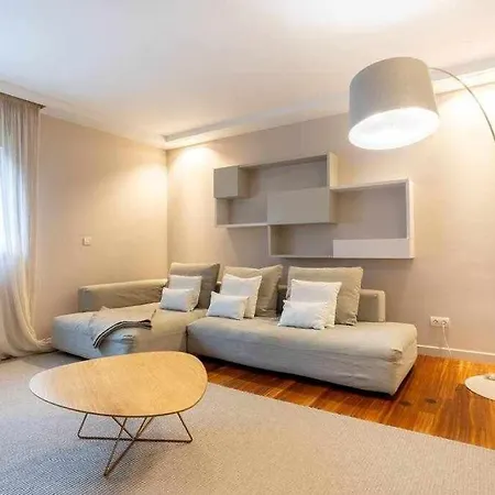 منزل للإقامة Martin Deuna Etxea- Piso En Zona Residencial *